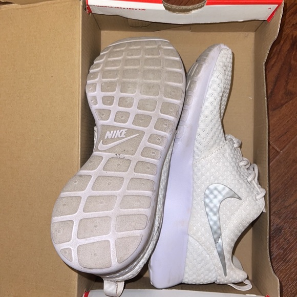 NIKE Woman White Roshe - Picture 6 of 7